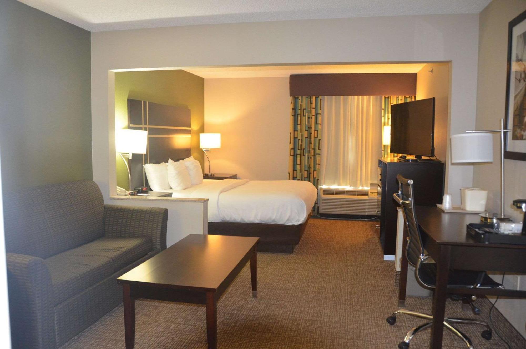 Comfort Inn & Suites Maumee - Toledo I80-90 Экстерьер фото